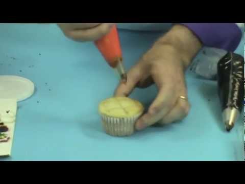 Easy Halloween Cupcakes | 6 Spooky Designs for Beginners