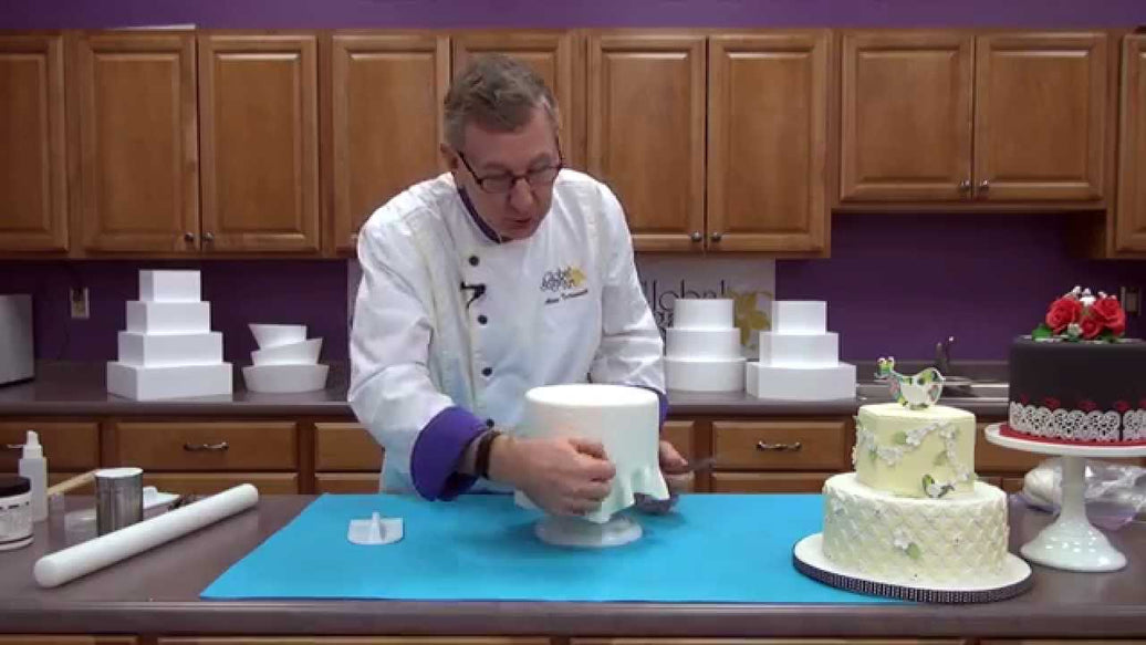 how-to-cover-a-cake-dummy