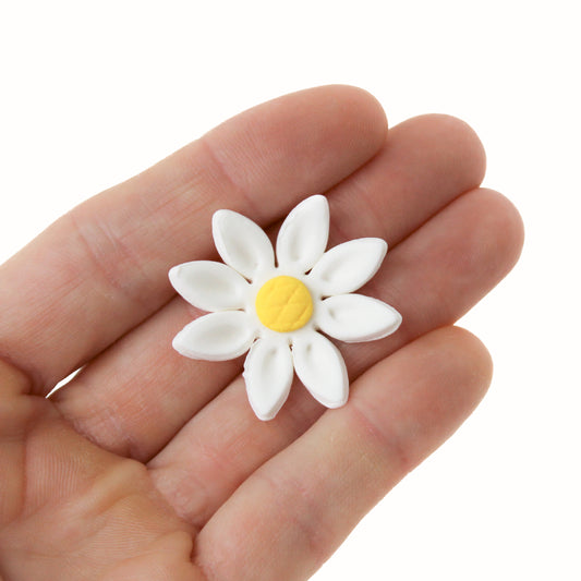 Edible Daisies, Yellow Centers, 1-inch