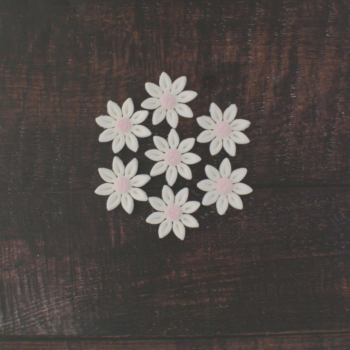 Edible Daisy Cake Decorations, White and Pink Sugar Flowers, Unwired 1 Inch, Daisy Cupcake Toppers, Edible Flowers Cake Decorations by Chef Alan Tetreault, Global Sugar Art