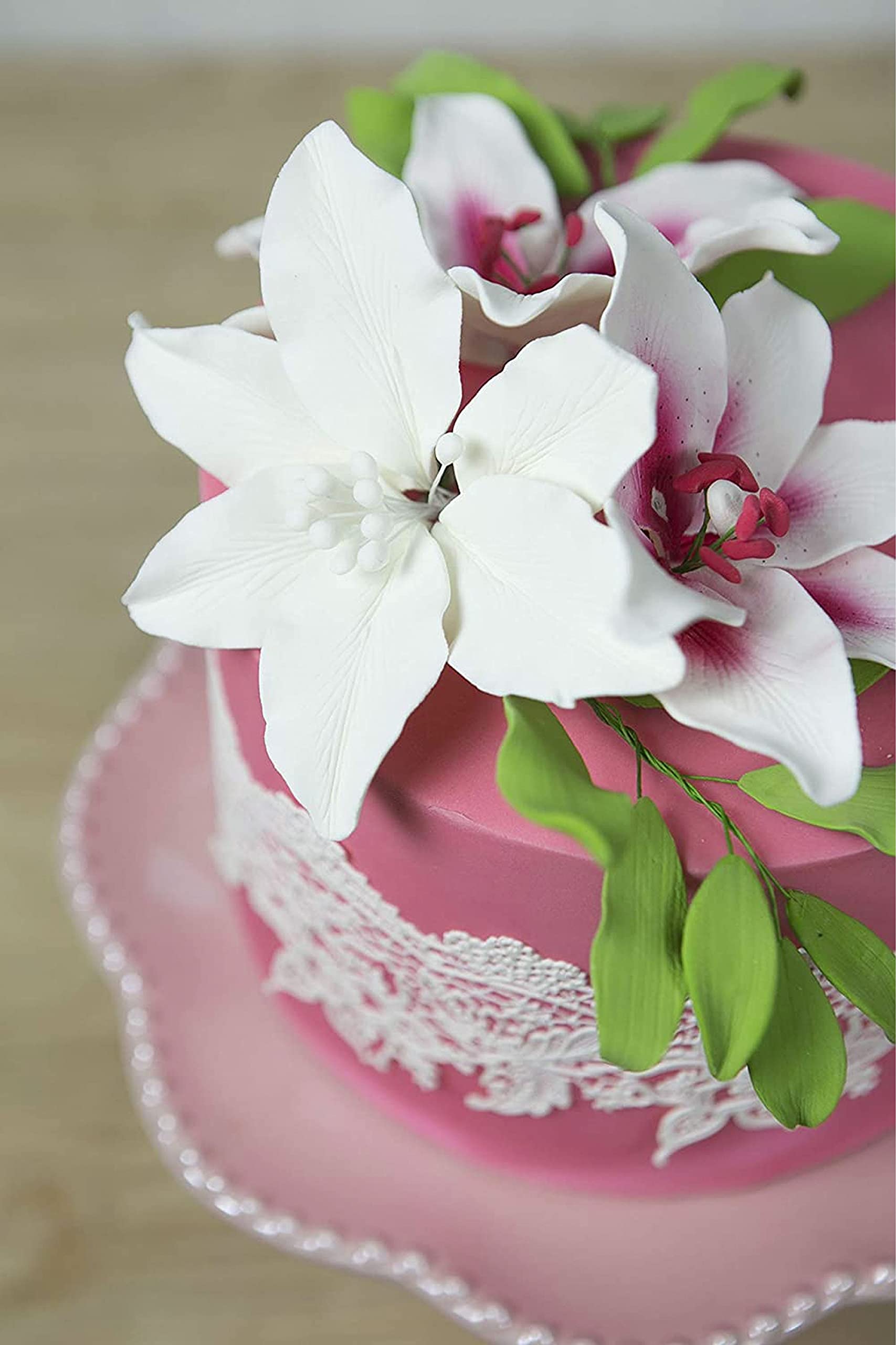 Easter Lily Sugar Flowers, Casablanca Lilies by Global Sugar Art, Extra Large, White, 3 Count