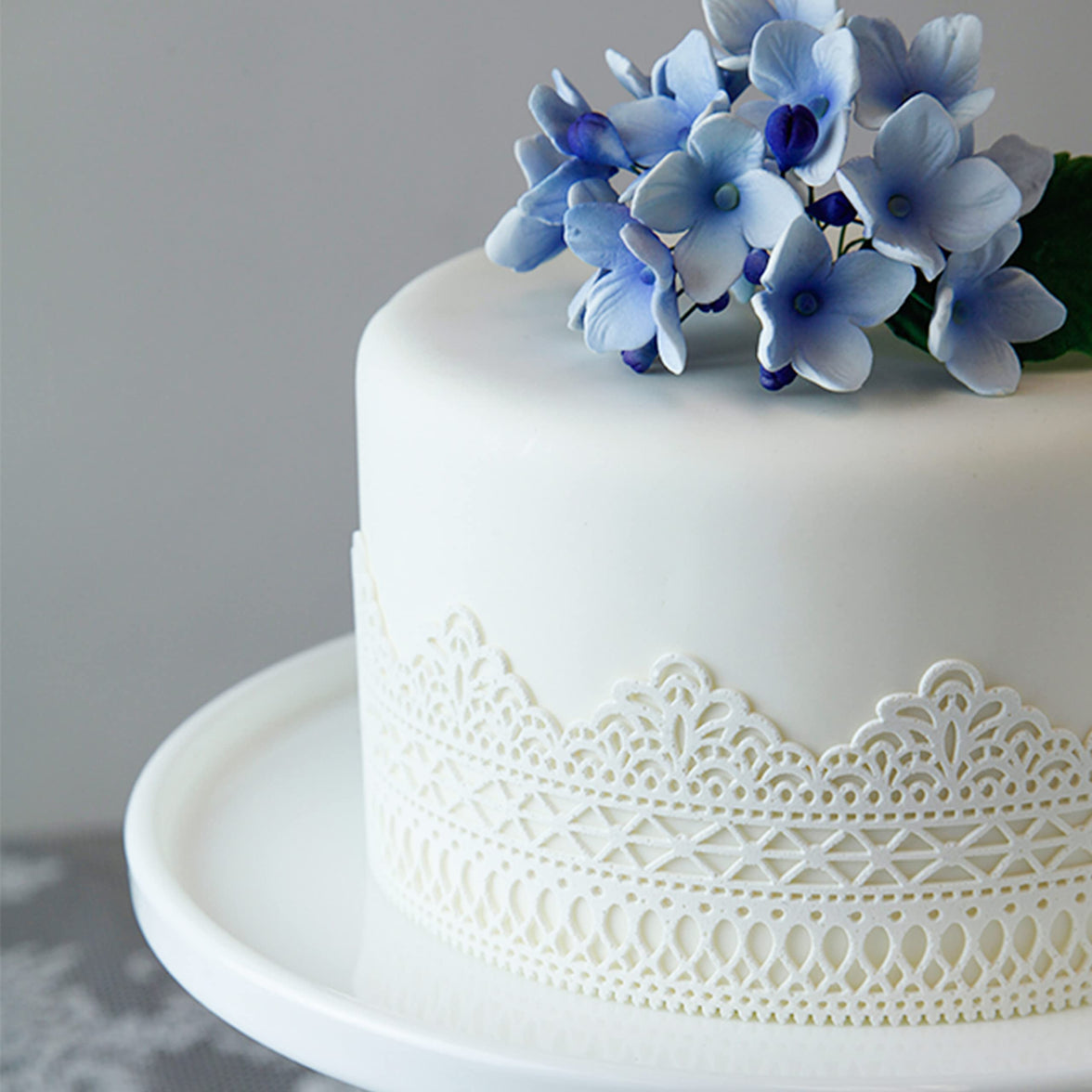 Hydrangea Blossoms Sprays, Sugar Cake Flowers by Global Sugar Art, 4 Count, Blue