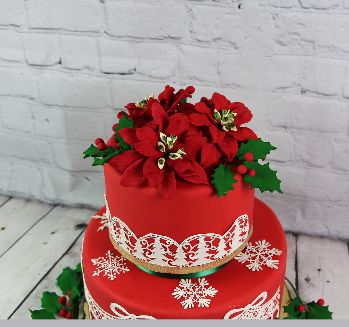 Poinsettia Sugar Flower & Holly Leaf Spray Kit for Cakes, by Global Sugar Art, Small with Berries