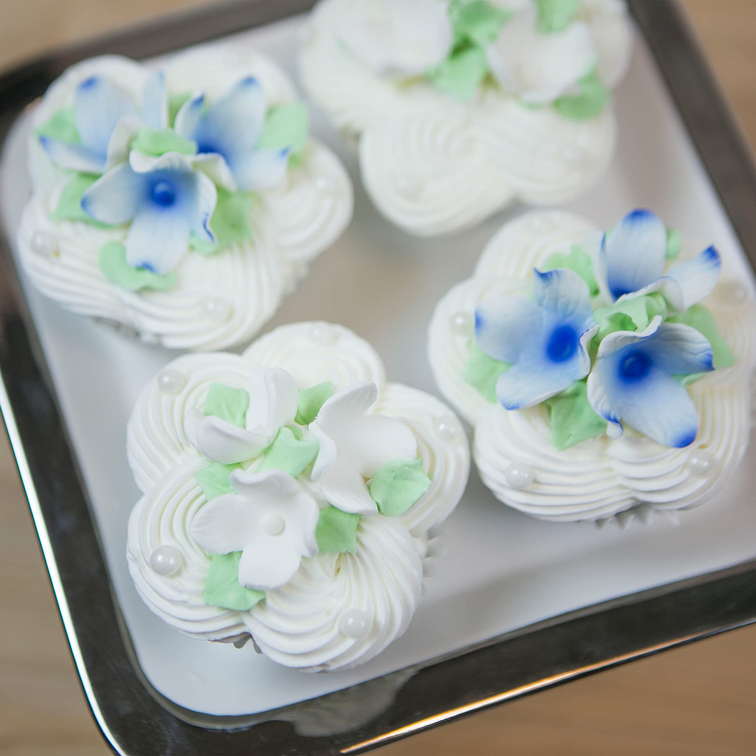 Hydrangea Sugar Flower Cake Decorations by Global Sugar Art, Blue