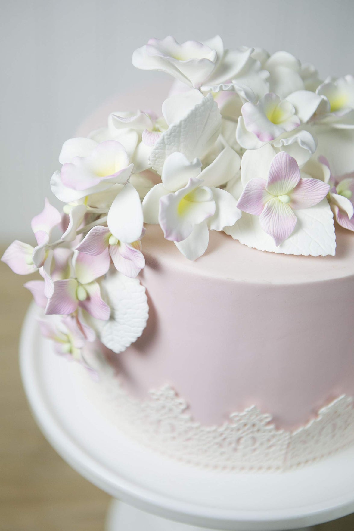 Hydrangea Leaves, Gum Paste Cake Decorations by Global Sugar Art, White, Multiple Sizes