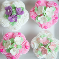 Global Sugar Art Blossom Sugar Wedding Cake Flowers with Pearl Stamens, White, by Chef Alan Tetreault