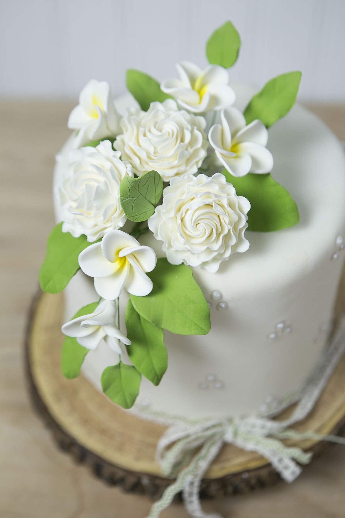 Light Green Gardenia Leaf Spray Cake Decoration by Chef Alan Tetreault, Global Sugar Art, 4 Count