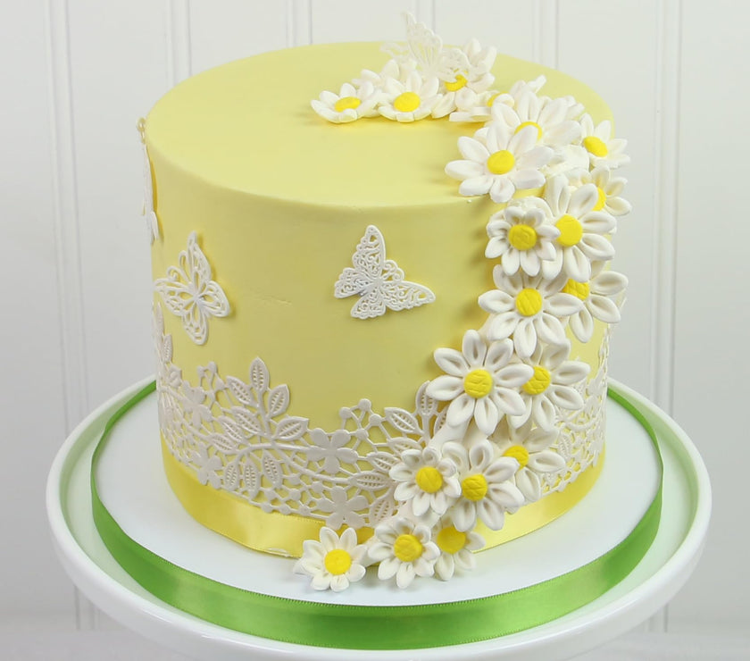 Edible Daisy Cake Decorations, White and Yellow Sugar Flowers, Unwired 3/4 Inch, Daisy Cupcake Toppers, Edible Flowers Cake Decorations by Chef Alan Tetreault, Global Sugar Art