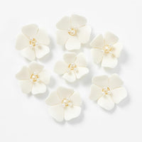 Global Sugar Art Blossom Sugar Wedding Cake Flowers with Pearl Stamens, White, by Chef Alan Tetreault