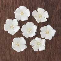 Global Sugar Art Blossom Sugar Wedding Cake Flowers with Pearl Stamens, White, by Chef Alan Tetreault