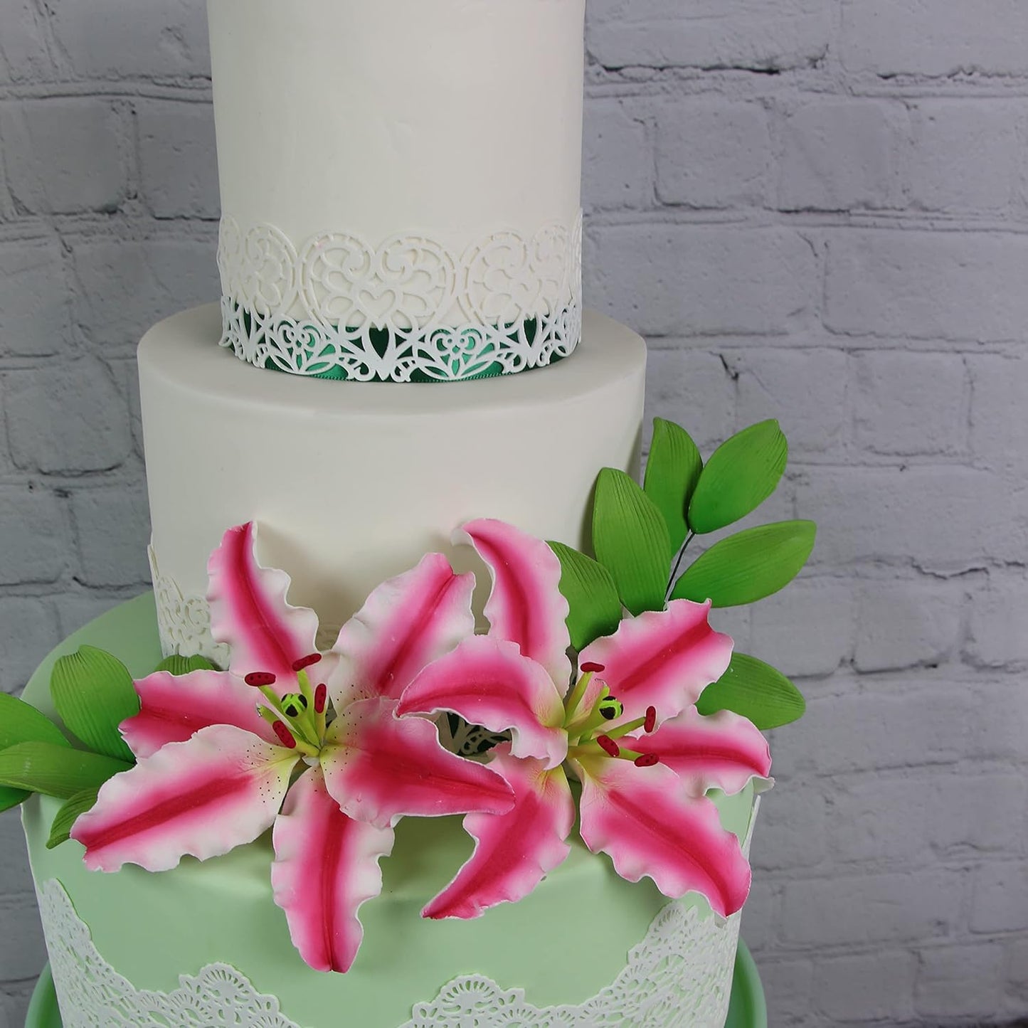 Hearts Embrace Silicone Lace Mat for Cake Decorating