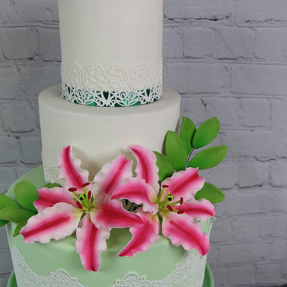 Hearts Embrace Silicone Lace Mat for Cake Decorating