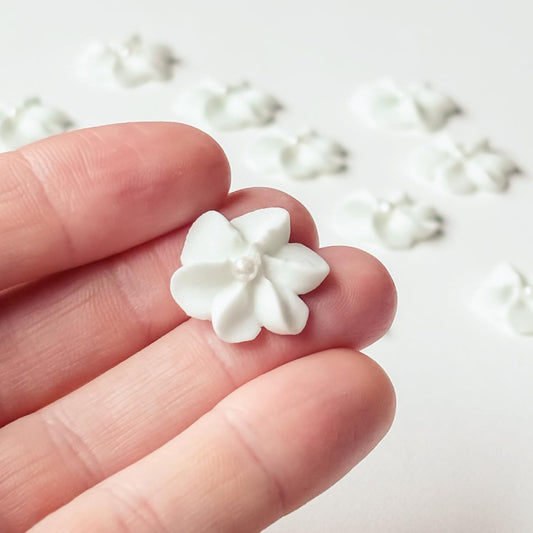 Mini White Edible Flowers with Pearls