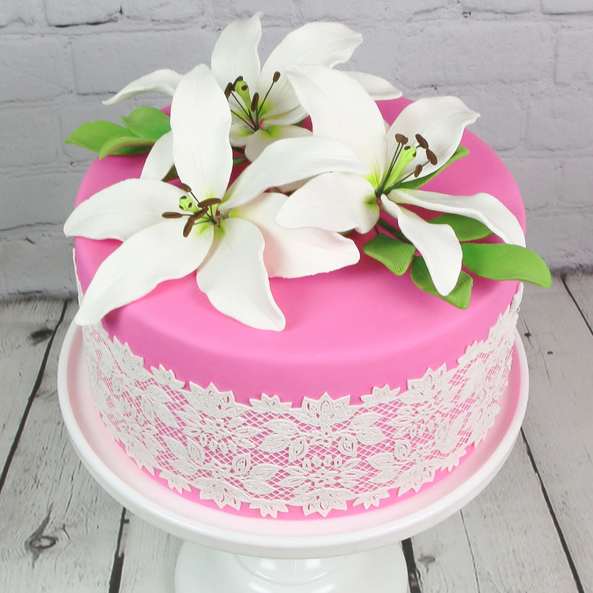 Easter Lily Sugar Flowers, Longiflorum Lilies with Leaf Sprays, by Global Sugar Art, White, 3 Count