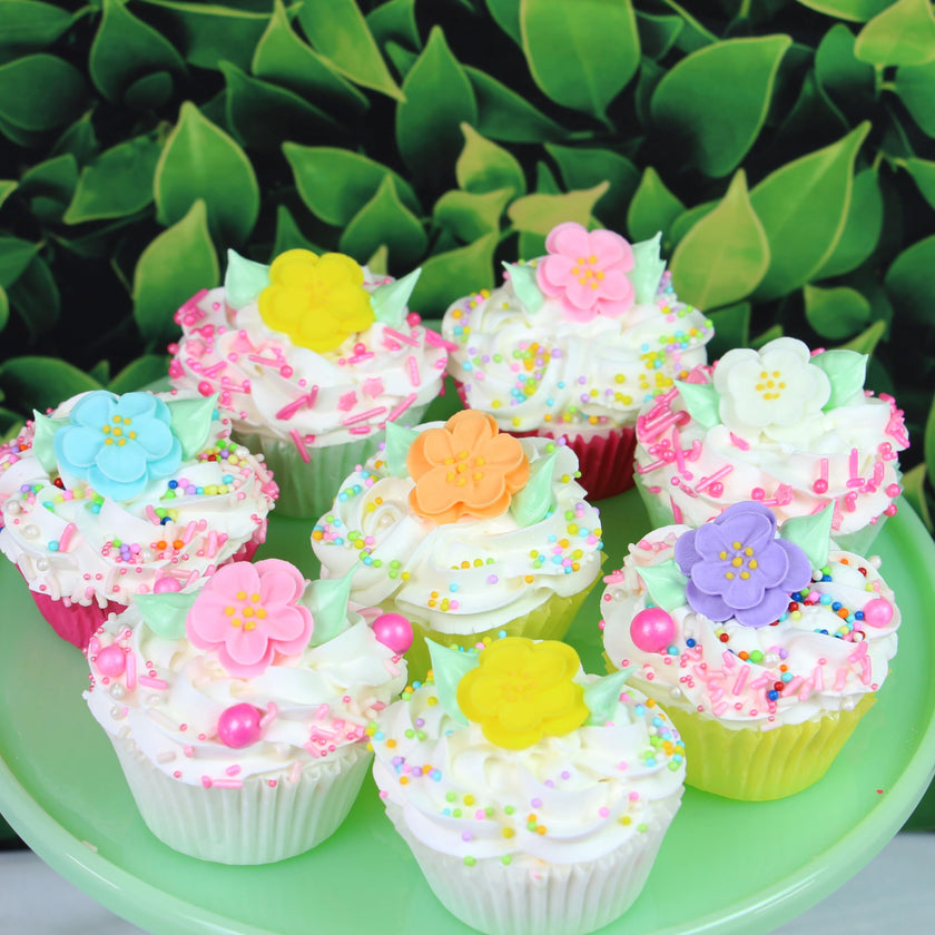 Global Sugar Art Royal Icing Flowers by Chef Alan Tetreault