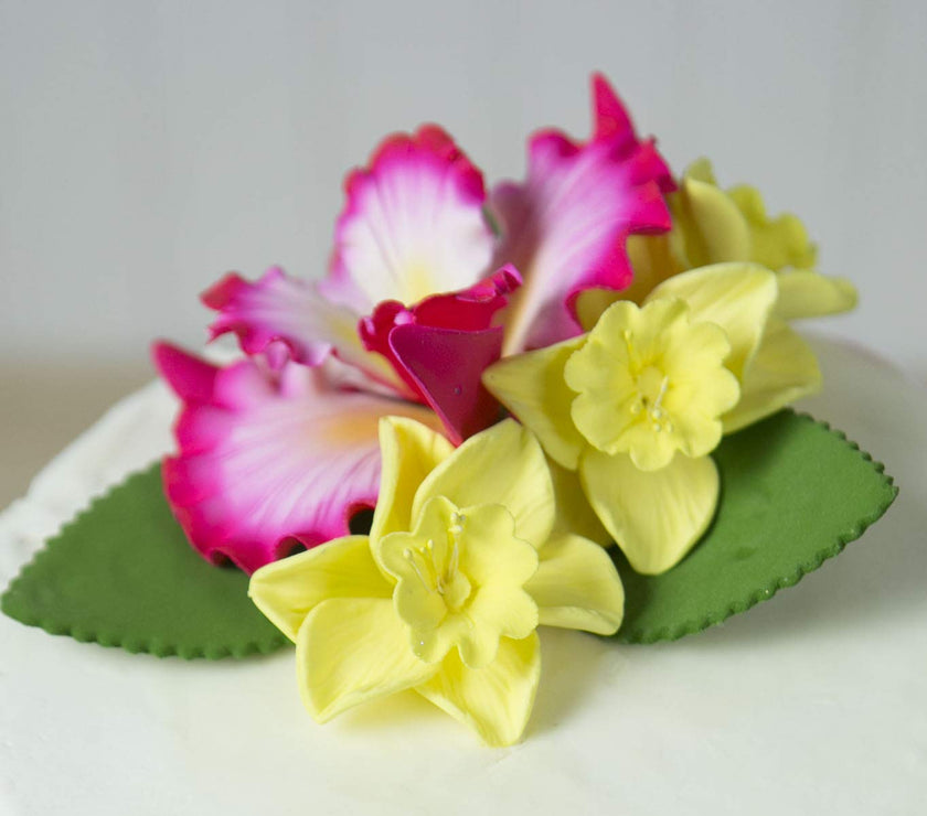Daffodil Sugar Cake Flowers by Global Sugar Art, Yellow, 6 Count