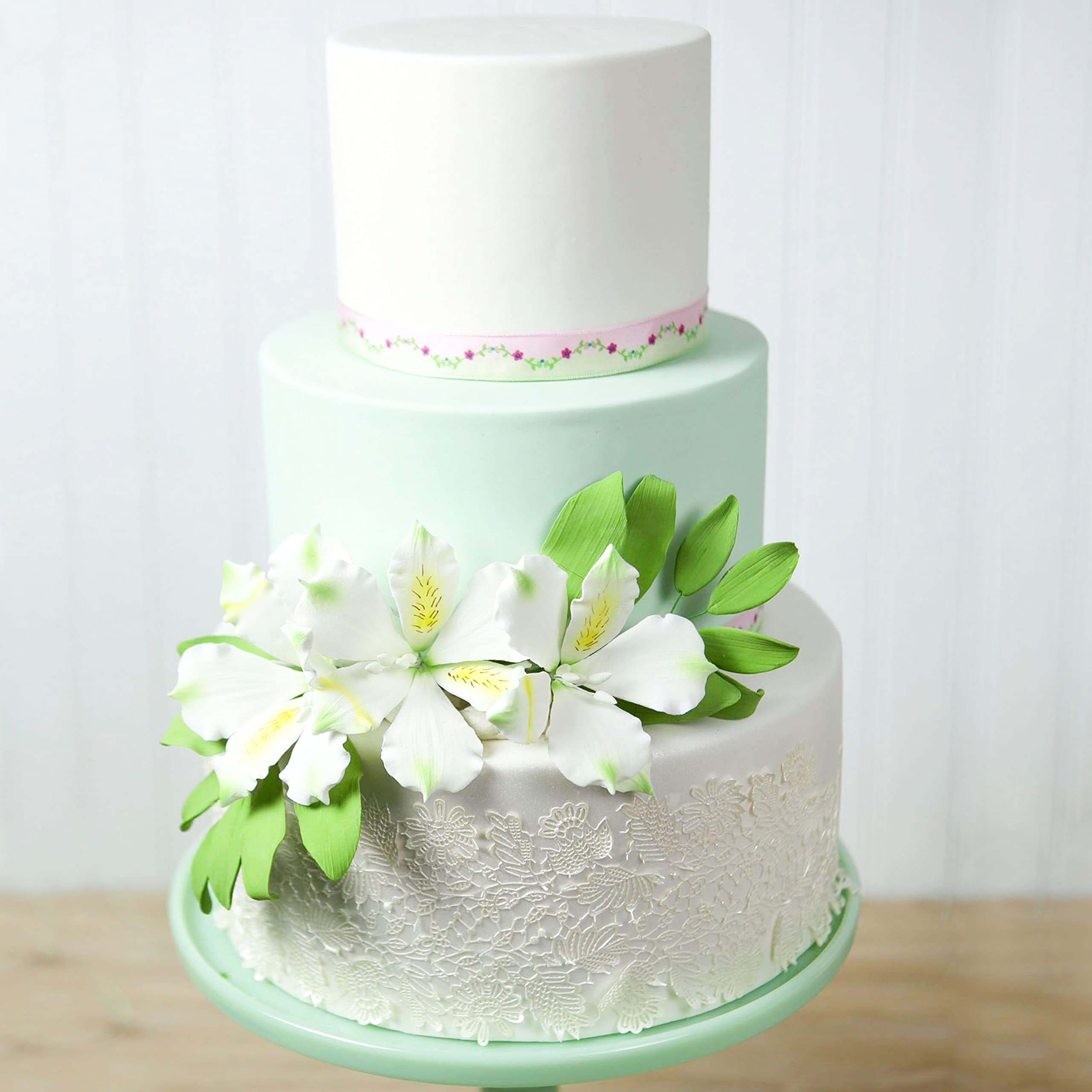 Global Sugar Art White Alstroemeria Sugar Cake Flowers by Chef Alan Tetreault, 3 Count