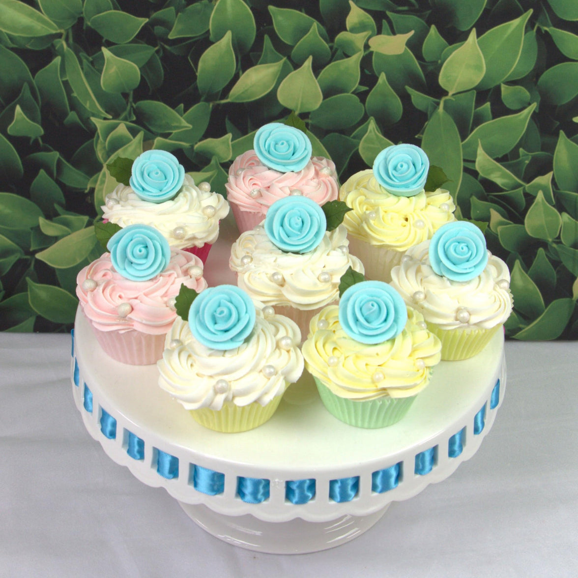 Premium Edible Roses for Cakes and Cupcakes, Sweet Royal Icing Roses, by Global Sugar Art, Light Blue