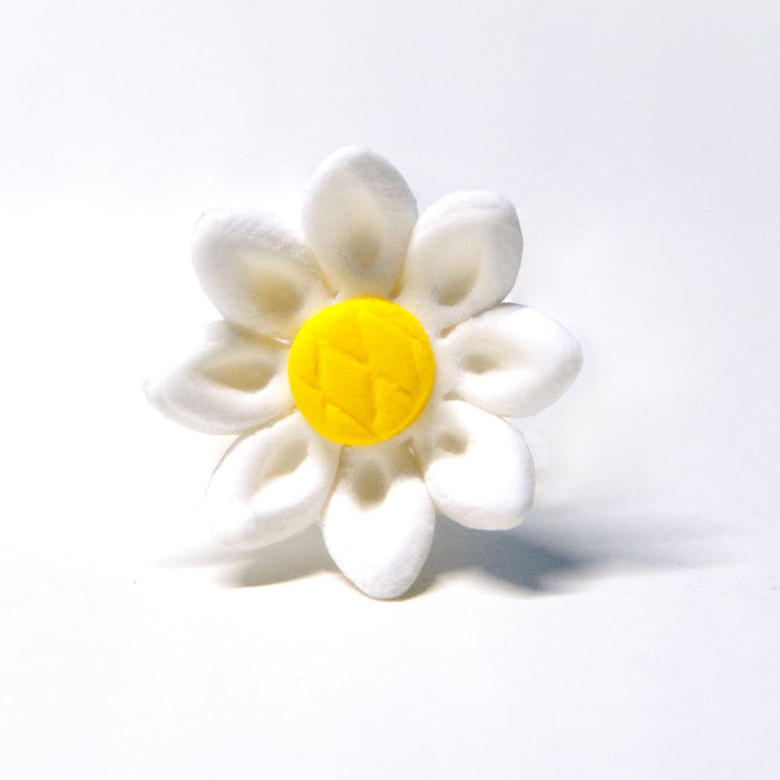 Edible Daisy Cake Decorations, White and Yellow Sugar Flowers, Unwired 3/4 Inch, Daisy Cupcake Toppers, Edible Flowers Cake Decorations by Chef Alan Tetreault, Global Sugar Art