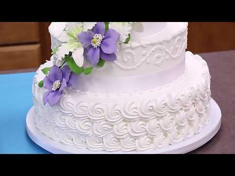 Buttercream Basics: Icing & Assembling a Tiered Buttercream Cake