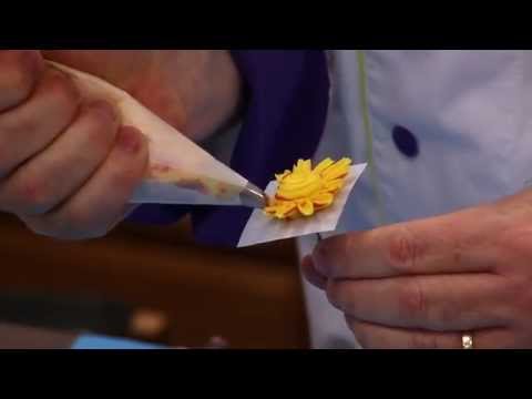 Buttercream Basics: Petal to the Metal